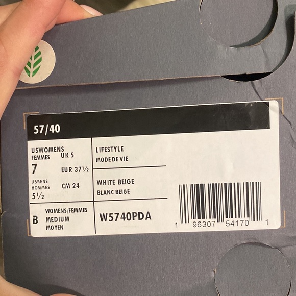 Selling brand new never been worn New Balance 57/40 Tennis shoes! - Picture 9 of 9